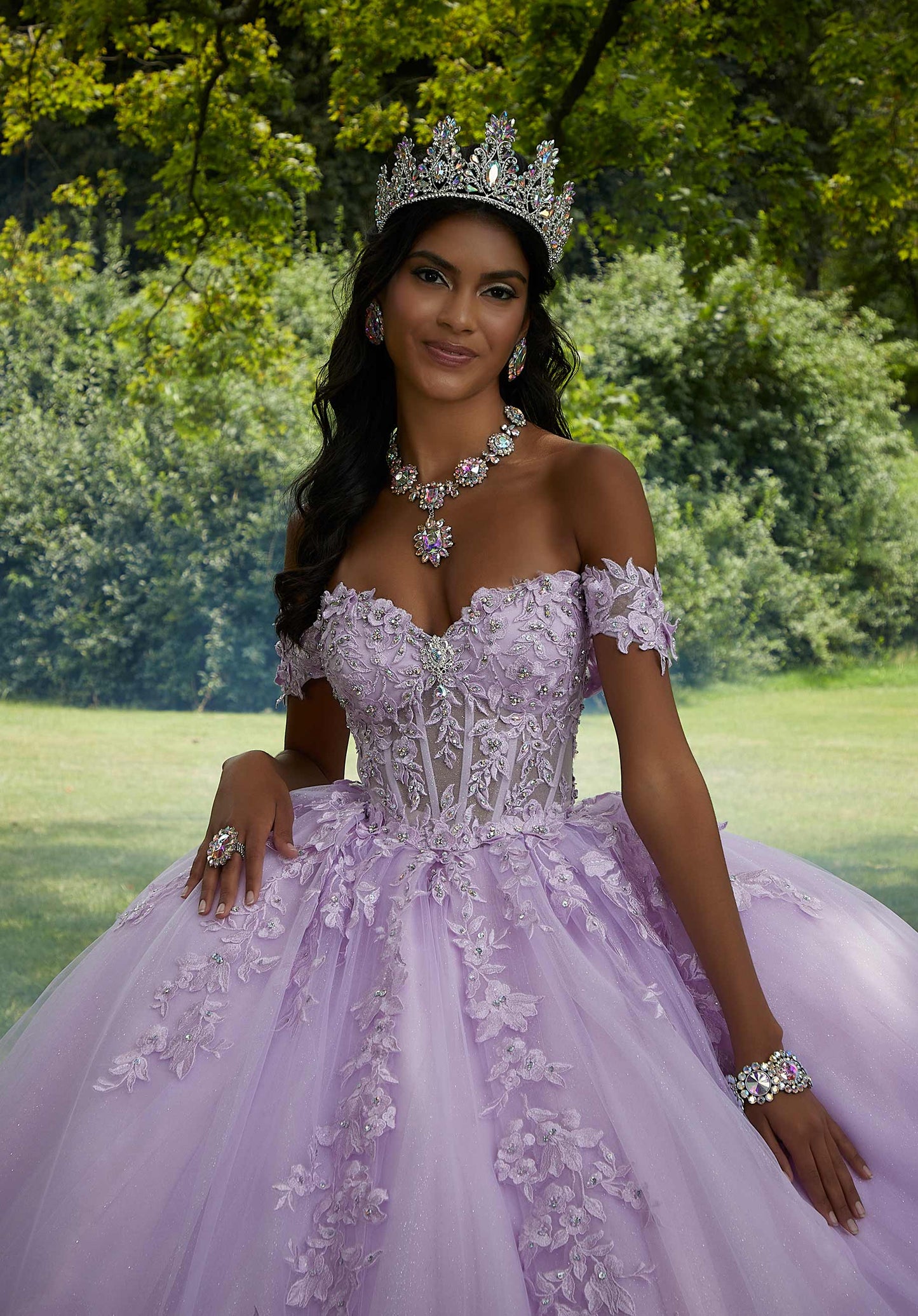 11875 | Crystal Beaded Lace Appliques Quince Dress